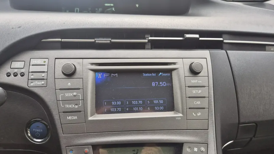 TOYOTA Prius -