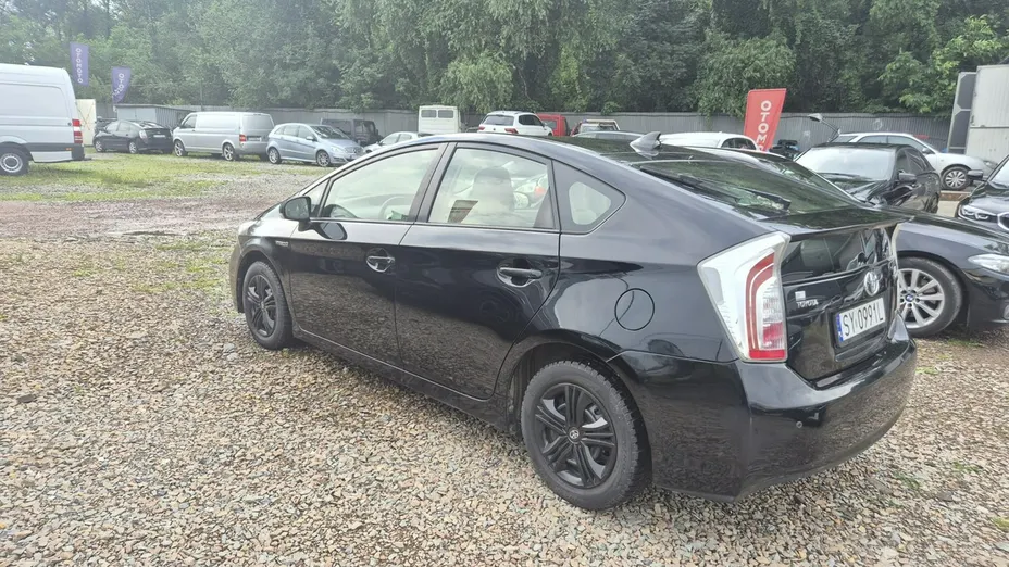 TOYOTA Prius -