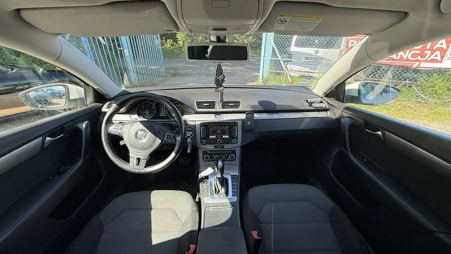 VOLKSWAGEN Passat -
