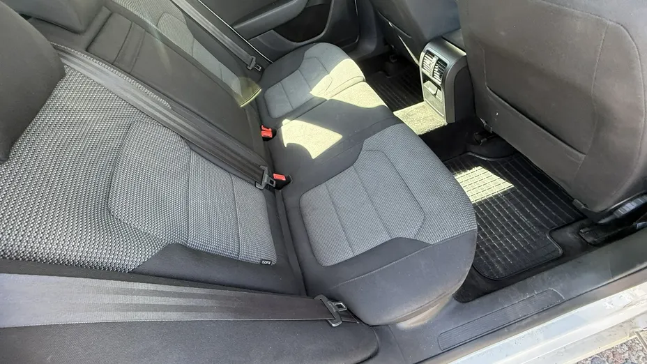 VOLKSWAGEN Passat -