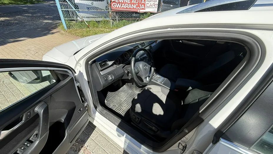 VOLKSWAGEN Passat -