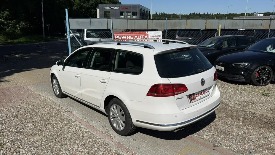 VOLKSWAGEN Passat -