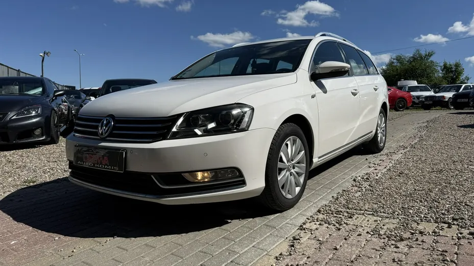 VOLKSWAGEN Passat -