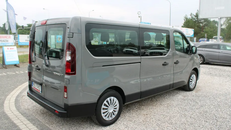 RENAULT Trafic -