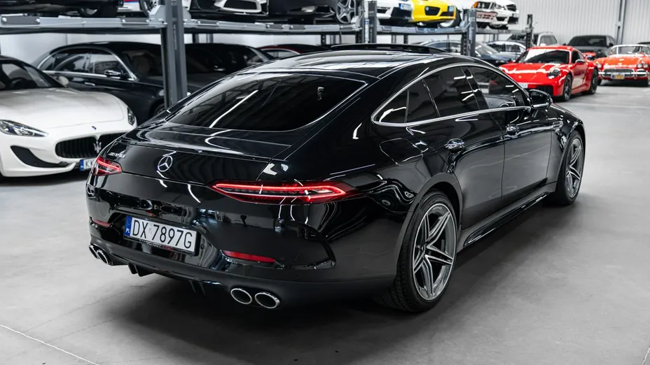 MERCEDES-BENZ AMG GT -