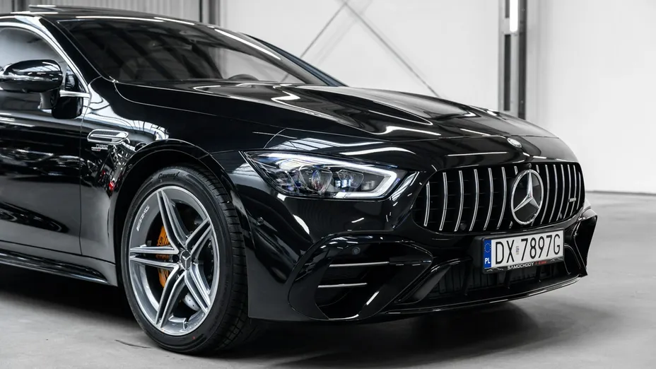 MERCEDES-BENZ AMG GT -