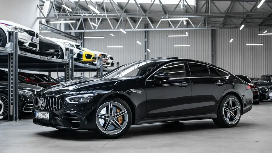 MERCEDES-BENZ AMG GT -