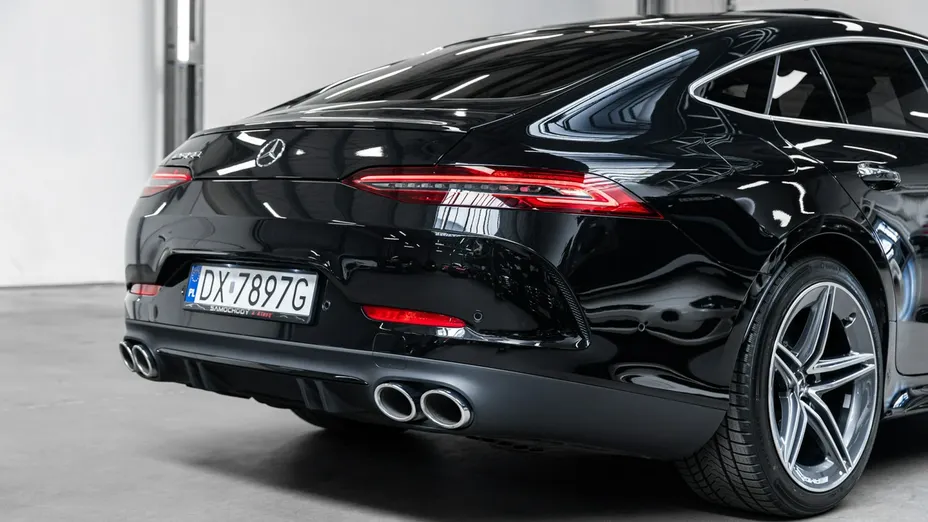 MERCEDES-BENZ AMG GT -