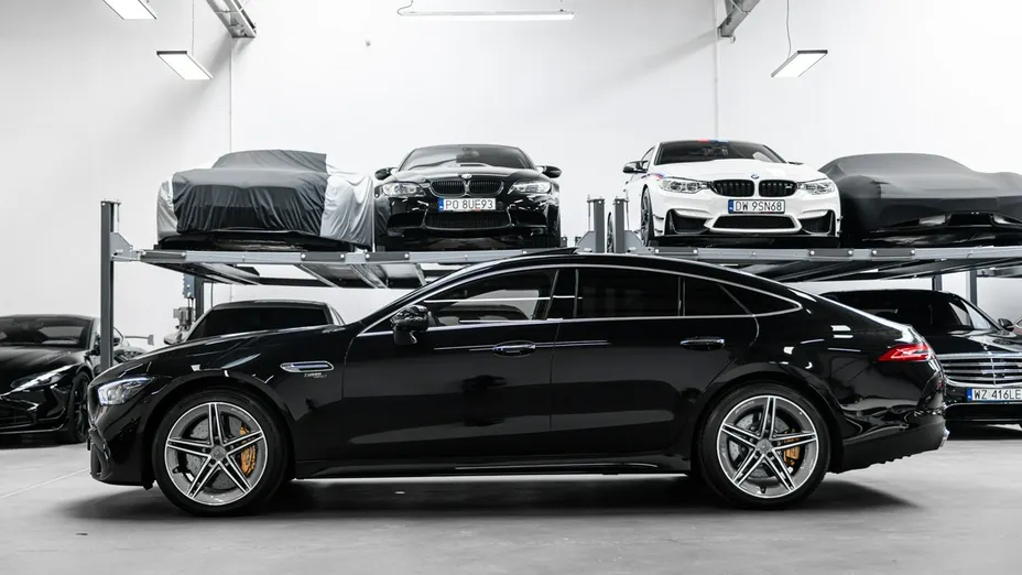 MERCEDES-BENZ AMG GT -