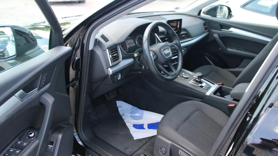 AUDI Q5 -