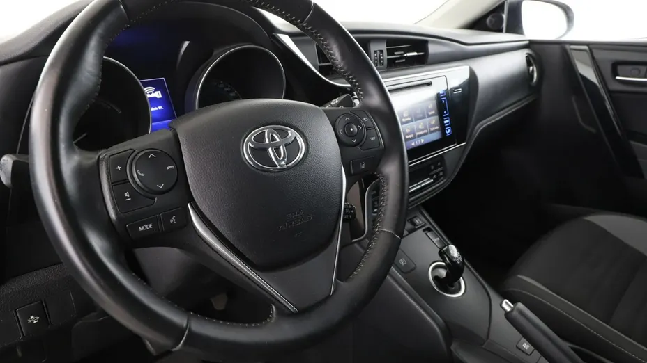 TOYOTA Auris -