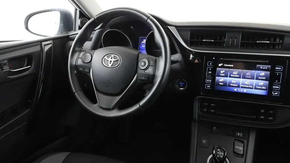 TOYOTA Auris -