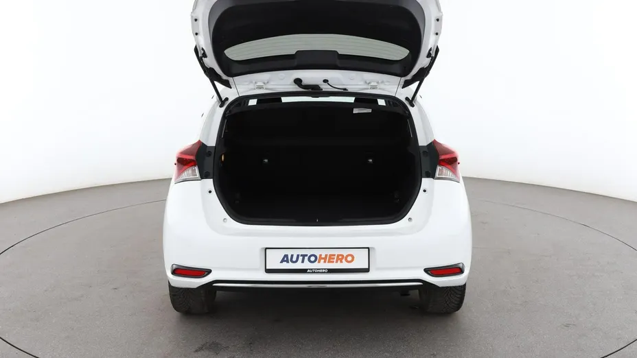 TOYOTA Auris -