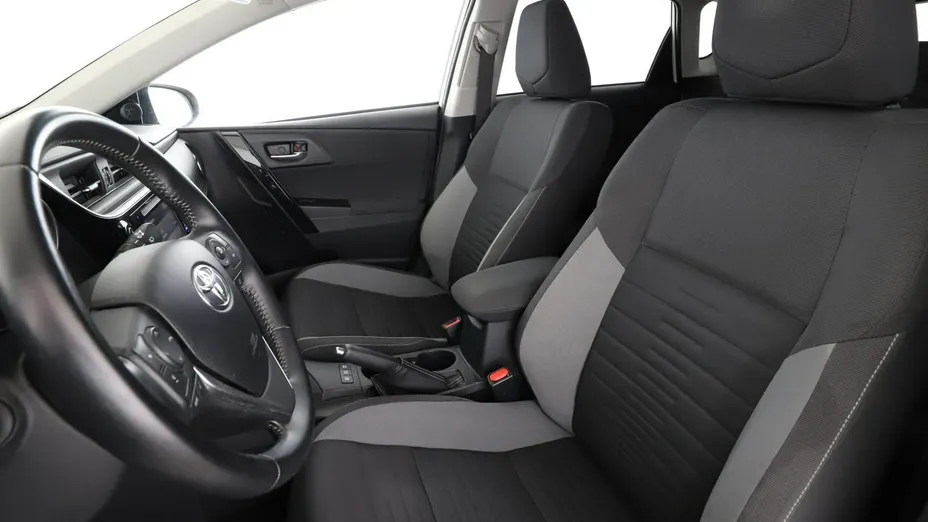 TOYOTA Auris -