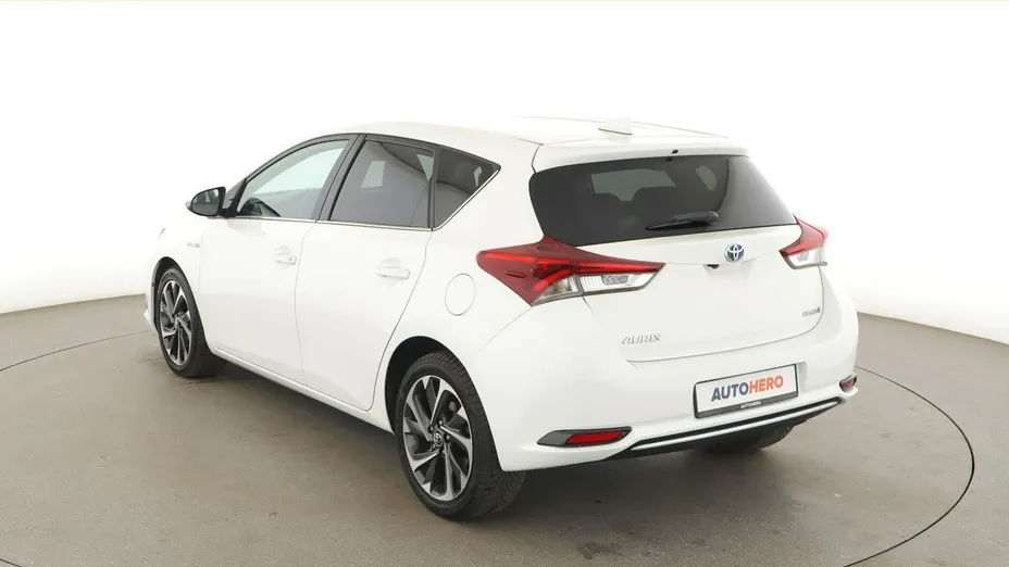 TOYOTA Auris -