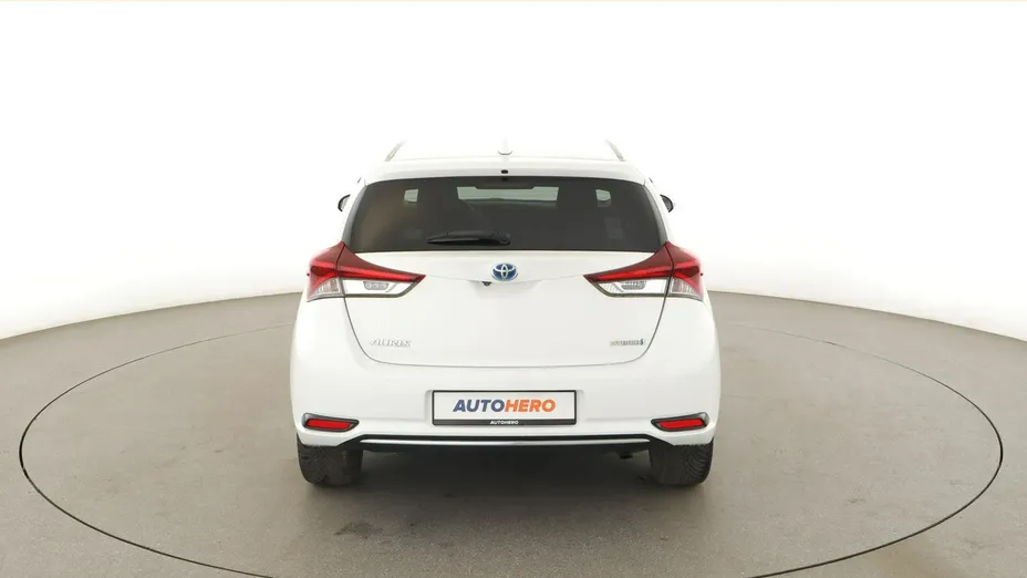 TOYOTA Auris -
