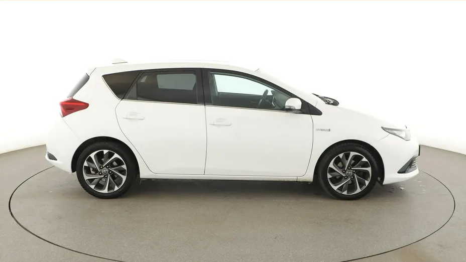 TOYOTA Auris -