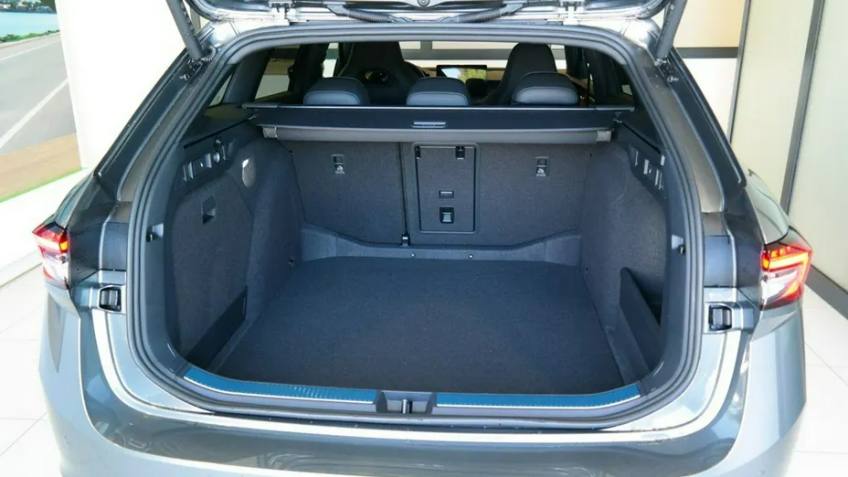 SKODA Superb -