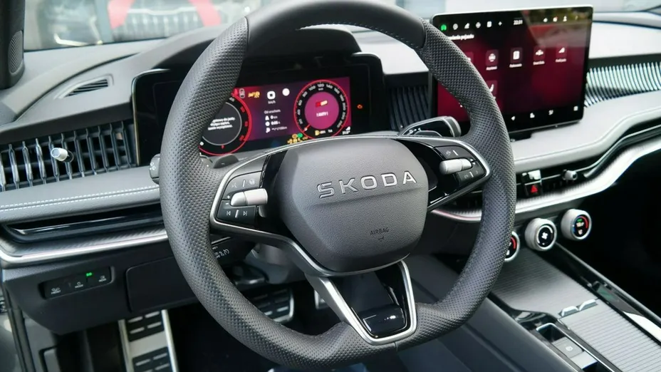 SKODA Superb -