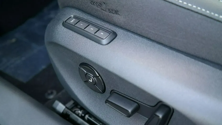 SKODA Superb -