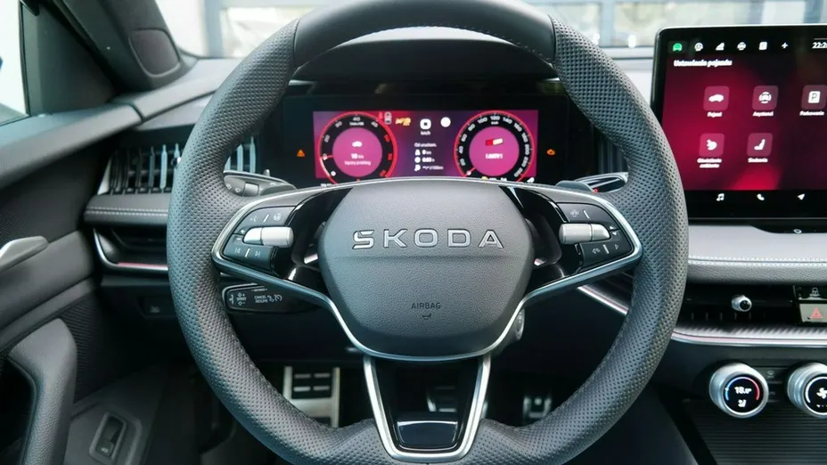 SKODA Superb -