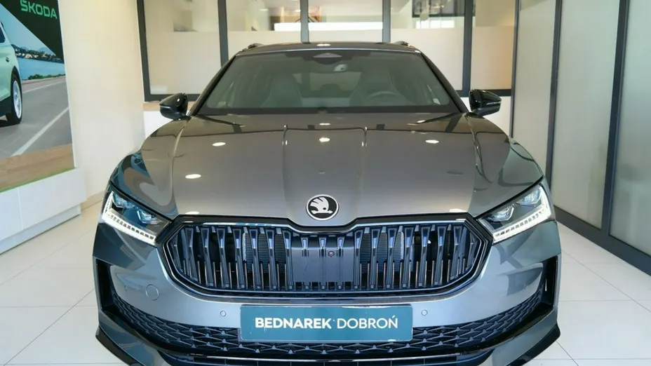 SKODA Superb -