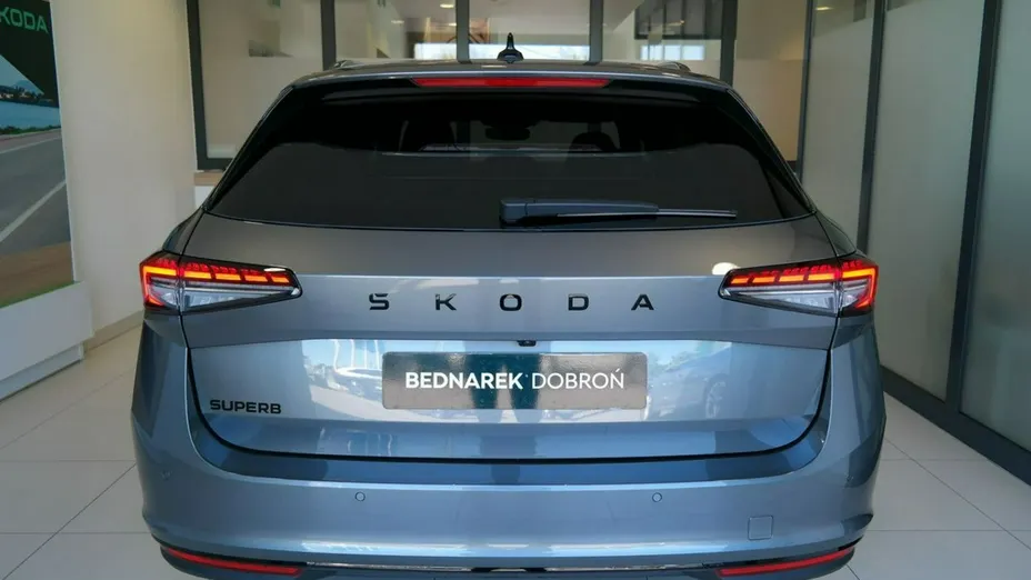 SKODA Superb -