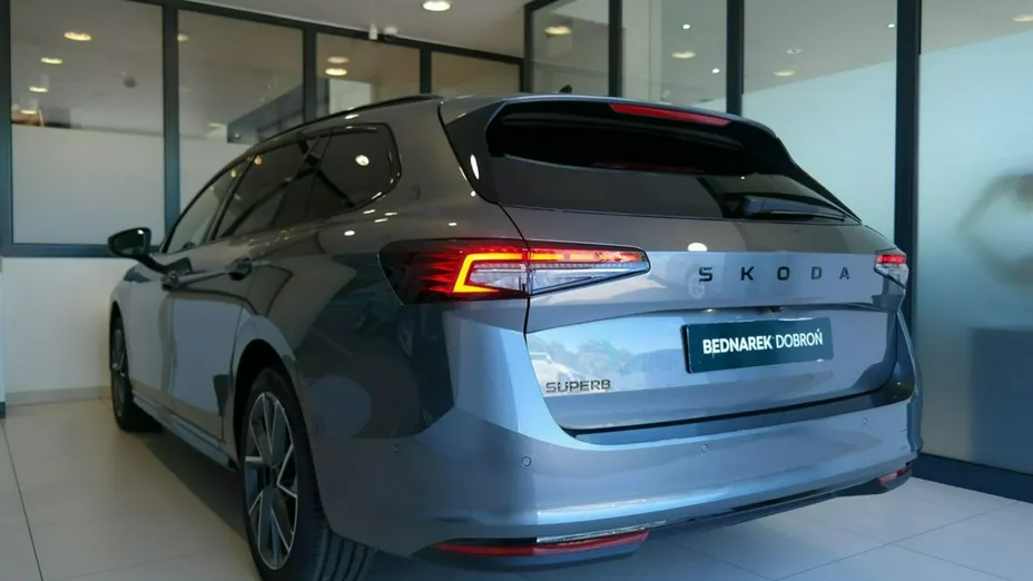 SKODA Superb -