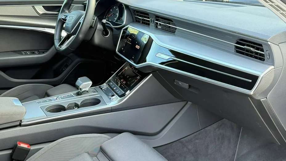AUDI A6 -