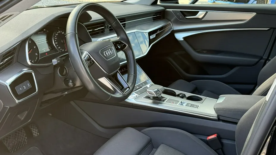 AUDI A6 -