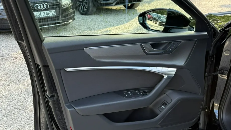 AUDI A6 -