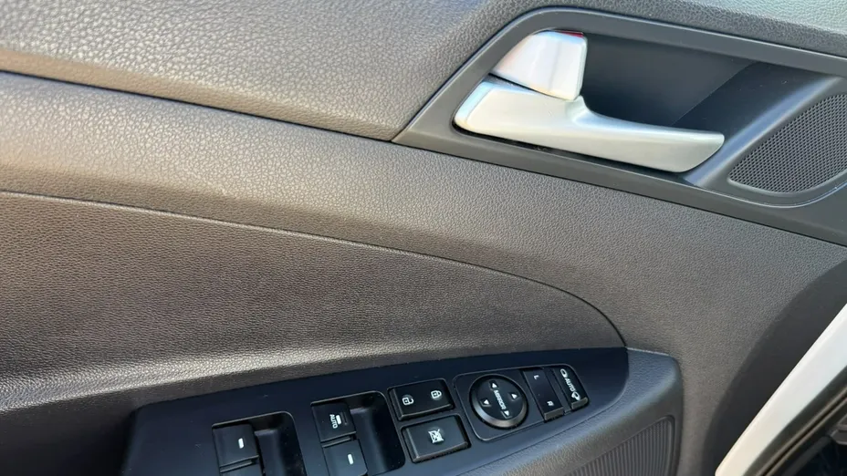 HYUNDAI Tucson -