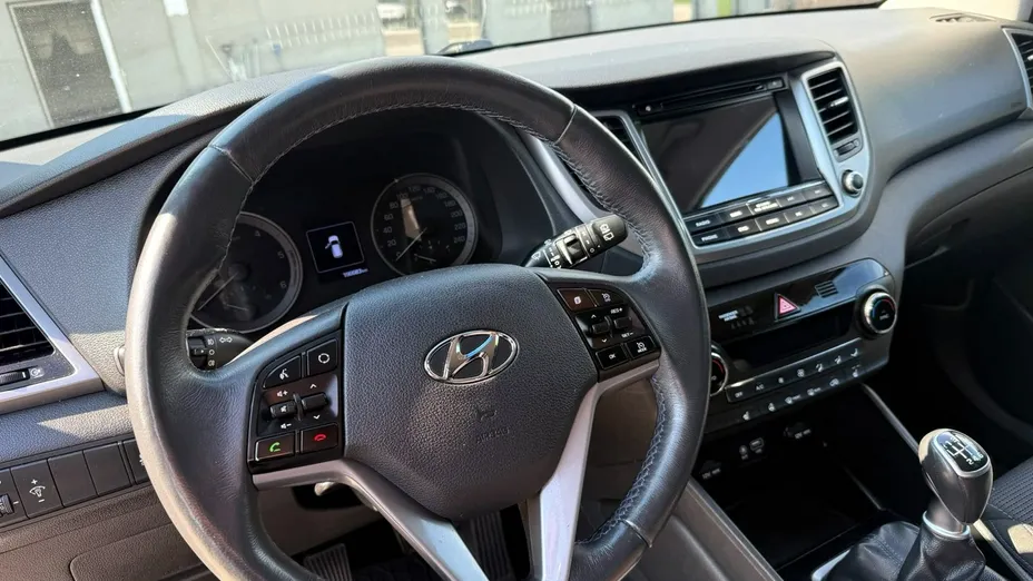 HYUNDAI Tucson -