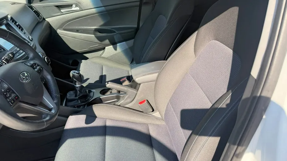 HYUNDAI Tucson -