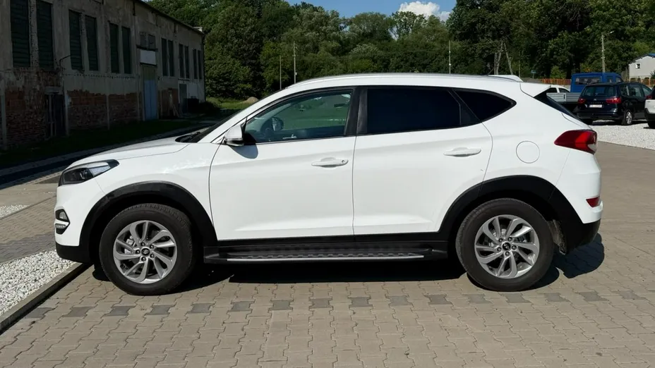 HYUNDAI Tucson -