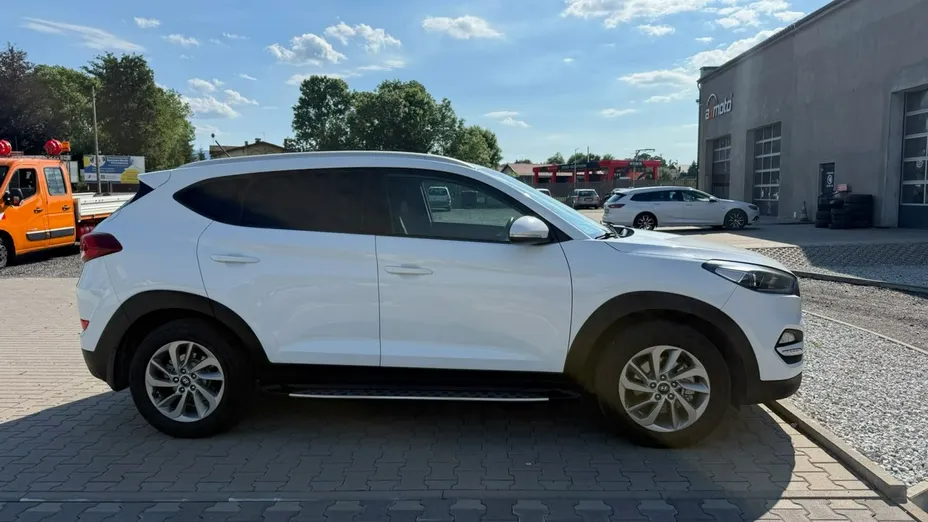 HYUNDAI Tucson -