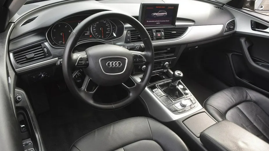 AUDI A6 -