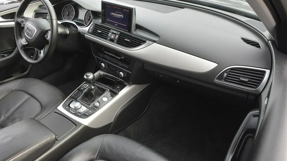 AUDI A6 -