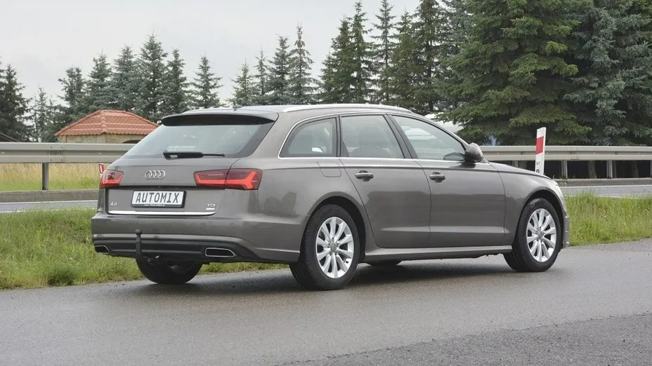 AUDI A6 -