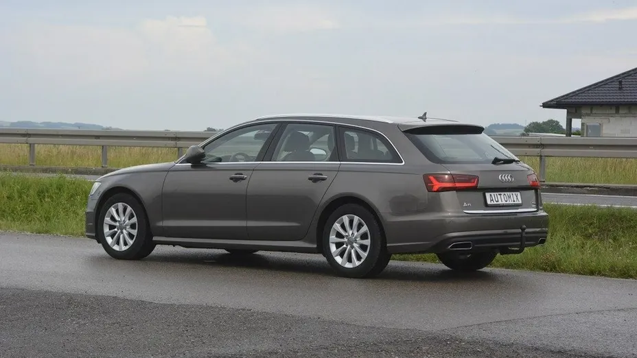 AUDI A6 -