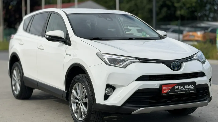 TOYOTA RAV4 -
