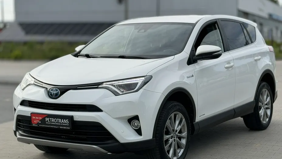 TOYOTA RAV4 -