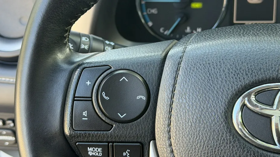 TOYOTA RAV4 -