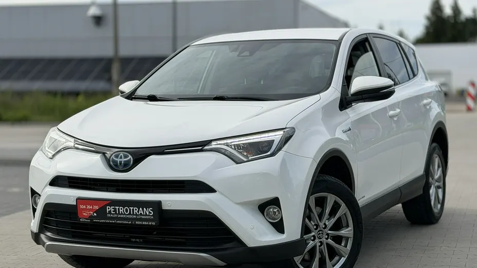 TOYOTA RAV4 -