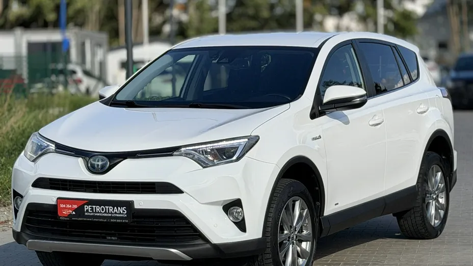 TOYOTA RAV4 -