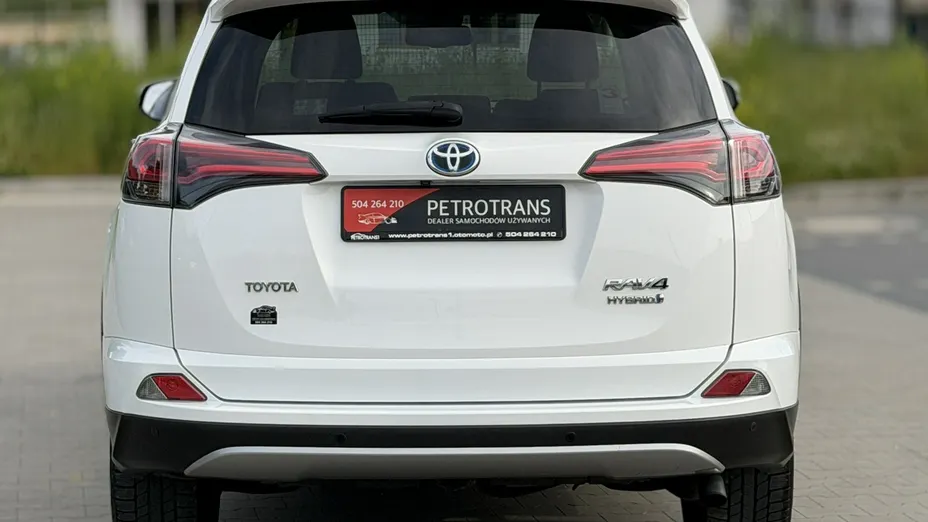 TOYOTA RAV4 -