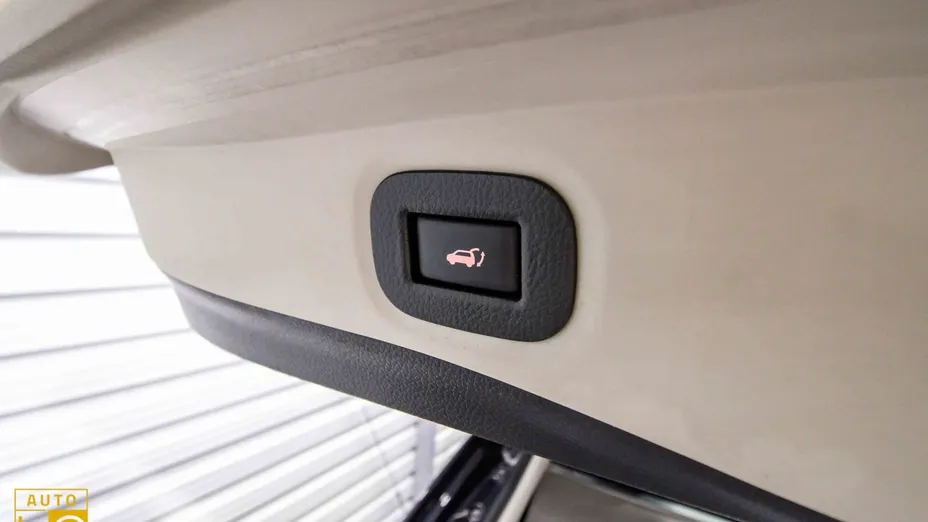 NISSAN X-Trail -