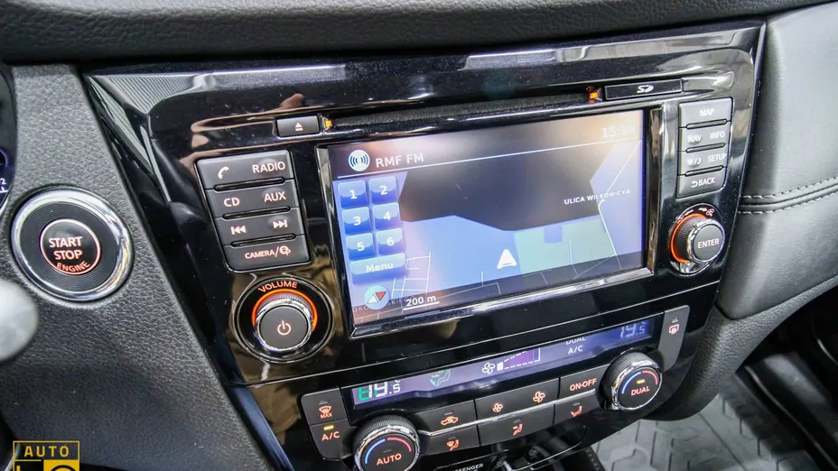 NISSAN X-Trail -