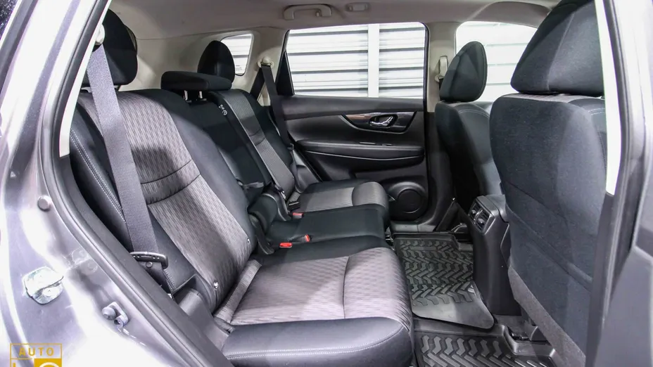NISSAN X-Trail -