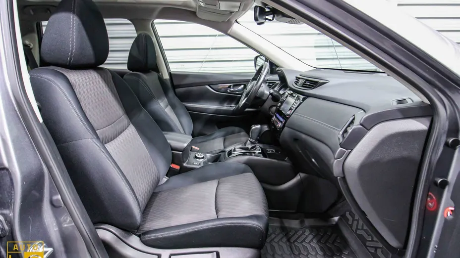 NISSAN X-Trail -